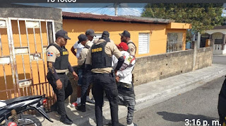 Photo of Agentes DNCD decomisan 931 gramos , desmantelan puntos de drogas ocupan celulares y motos en Pedro Brand