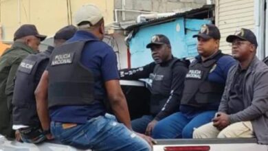Photo of Policia peina varios sectores Alcarrizos y Pedro Brand en busca hombres armados mataron vigilante Farmacia.