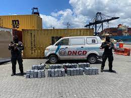 Photo of DNCD decomisa otro alijo de drogas; esta vez 451 paquetes de cocaína en Boca Chica