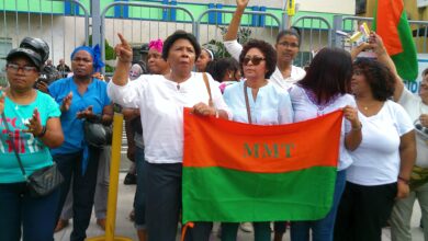 Photo of Frente Amplio y Movimiento Mujeres Trabajadoras realizan plantón cultural contra el alto costo de la vida