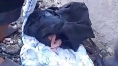 Photo of Abandonan una bebé recién nacida dentro de un bulto en una cañada en el barrio Los Ángeles