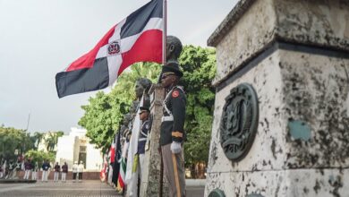 Photo of Autoridades militares RD tributan honor a los Padres  de la Patria y reafirman compromiso patriótico en Altar de la Patria