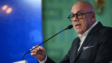 Photo of Venezuela denuncia hay «plan» contra Embajada EU en Caracas