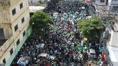 Photo of Miles acompañaron a Leonel en marcha contra carestía de vida