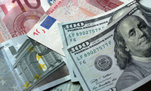 Photo of Dólar bajó 21 cts y el euro 2; eran vendidos $62.96 y $76.78