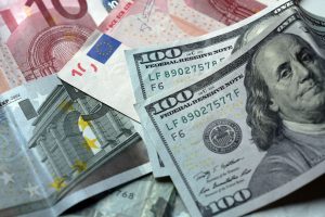Photo of Dólar subió 33 centavos y euro 12; eran vendidos 60.25 y 71.95