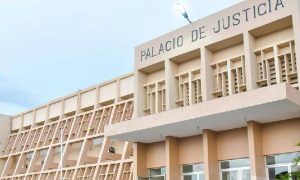Photo of Encarcelan 2 empleados DGM acusados de traficar haitianos