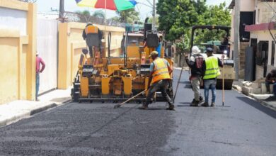 Photo of La Unión comienza a cambiar: Ayuntamiento de Los Alcarrizos y Obras Públicas inician asfaltado de sus calles
