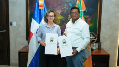 Photo of *Ayuntamiento de Los Alcarrizos firma acuerdo de colaboración con el Centro Cristiano de Servicios Médicos Los Americanos*